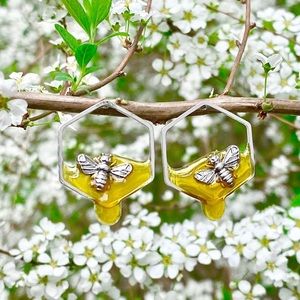 NWT dripping honey earrings